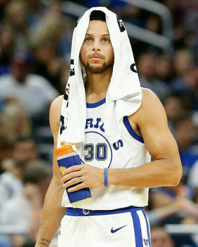 担任球队顾 担任球队顾