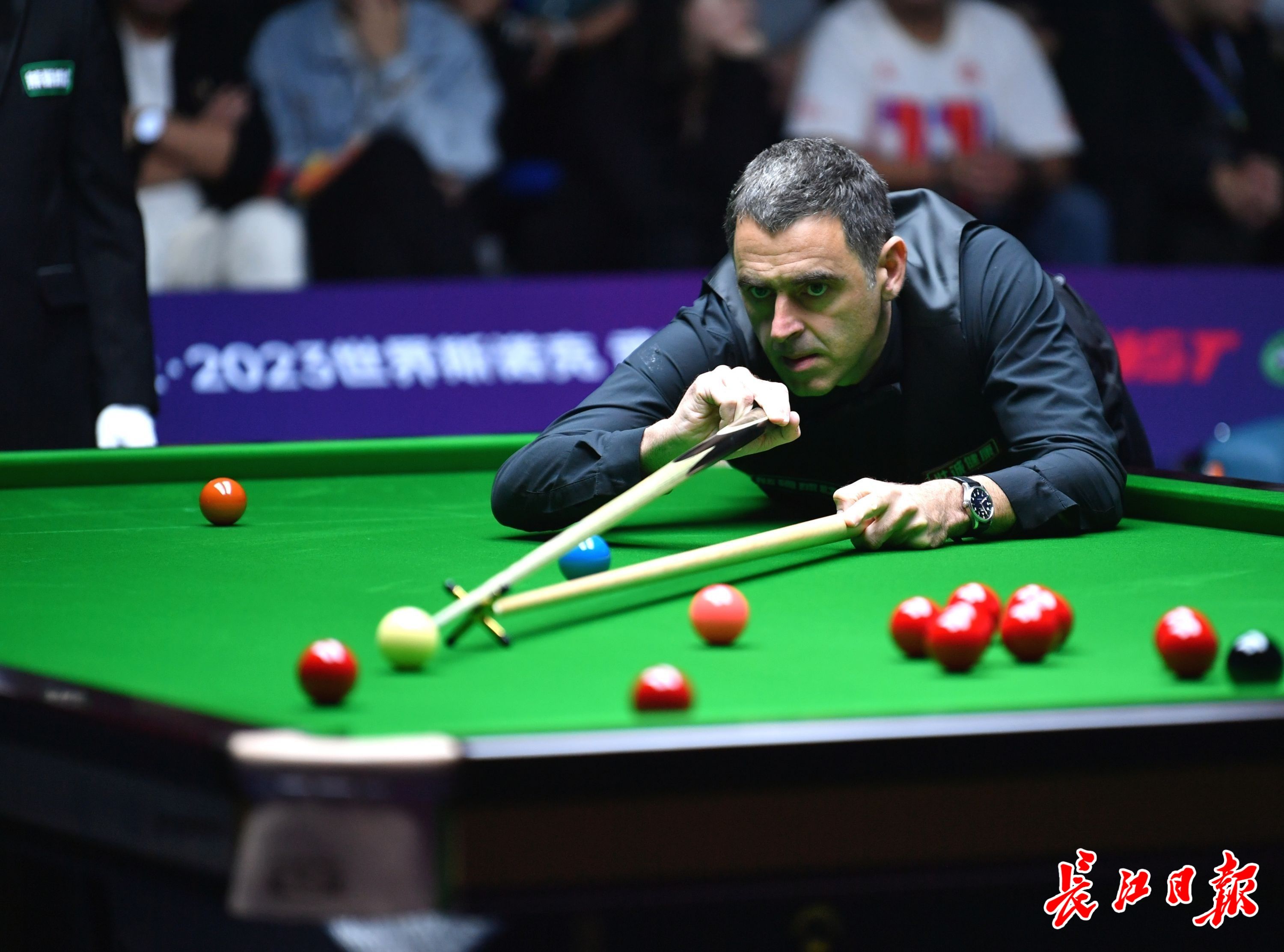 球拉开了比 球拉开了比