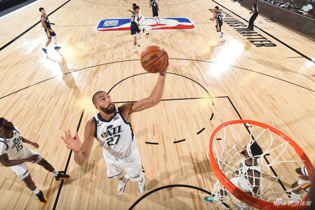 孙颖莎连续第164周登顶乒乓球女单排名，莎莎入国家队满十年